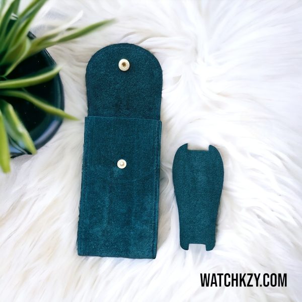 Travel pouch for watch bracelet pad