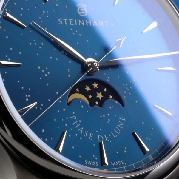 Marine 42 Moon Phase Starry Night Close up moon phase